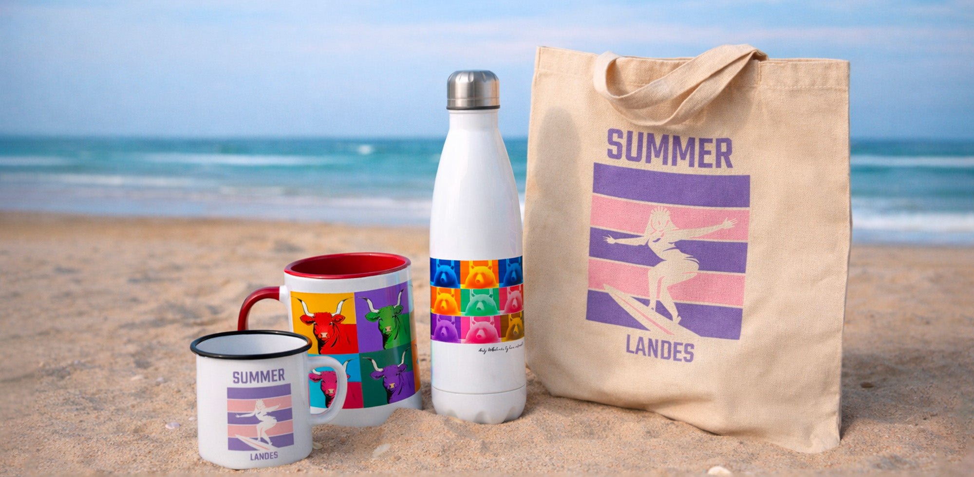 Accessoires Kiwa Sud-Ouest sur la plage : tote bag Summer Landes, mugs et gourde aux designs pop art inspirés des Landes et des Pyrénées.