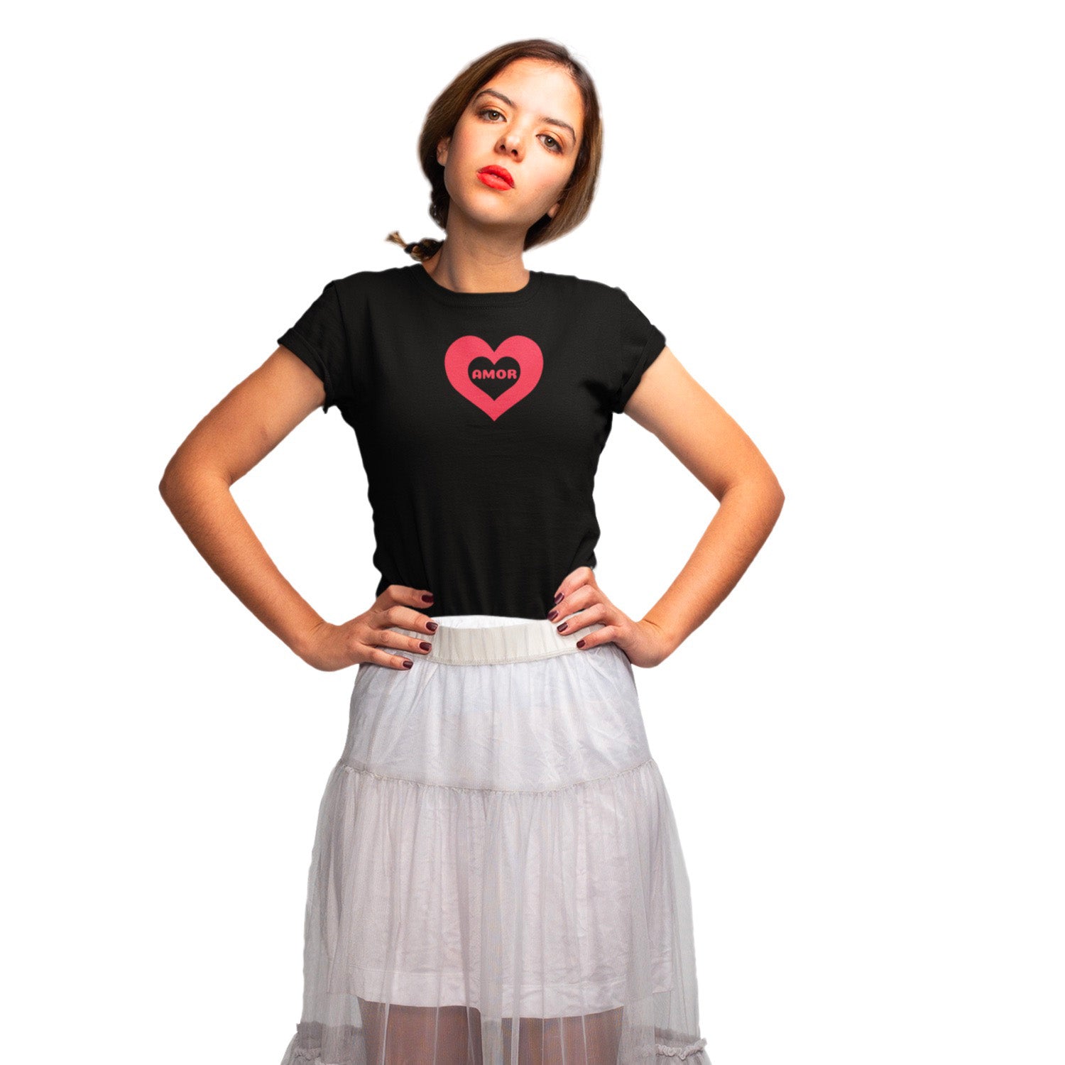 T-shirt noir femme Amor avec cœur rose graphique, inspiration mode surf Hossegor Biarritz.
